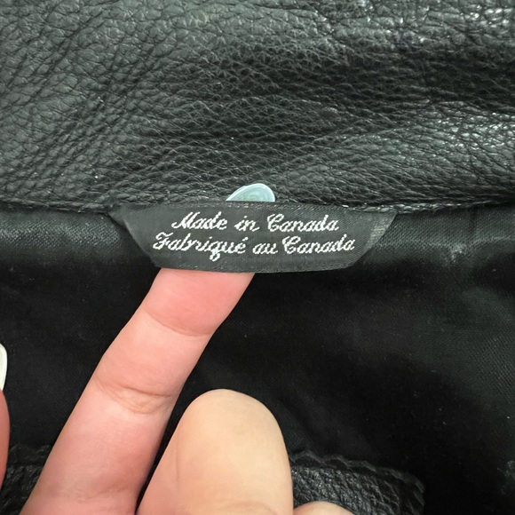 100% UNISEX LEATHER JACKET Made in Canada & in pristine condition - Picture 4 of 6